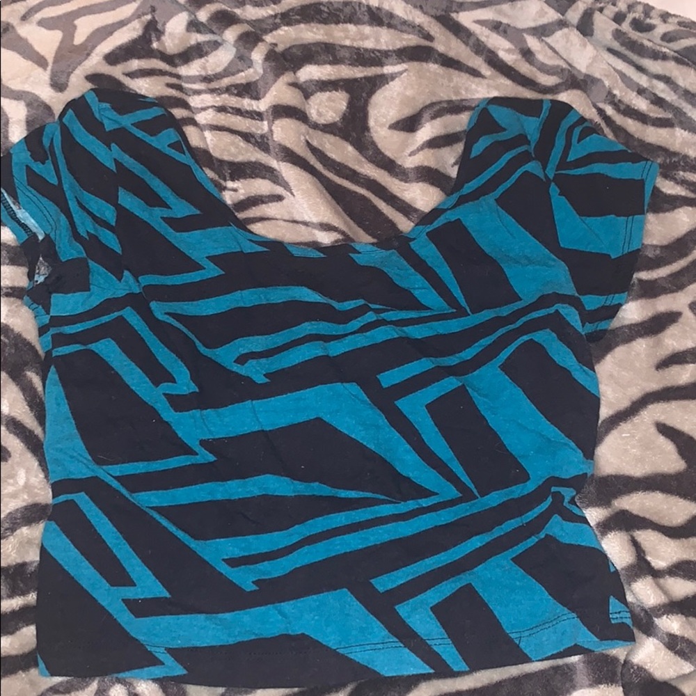 Black & aqua patterned crop top